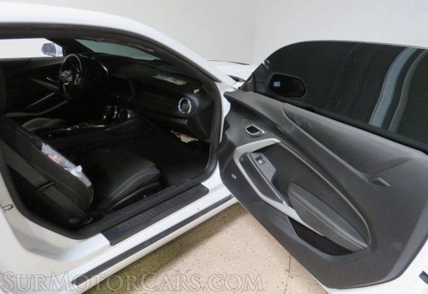 2021 Chevrolet Camaro - Image 19