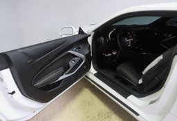 2021 Chevrolet Camaro - Image 18