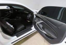 2021 Chevrolet Camaro - Image 19