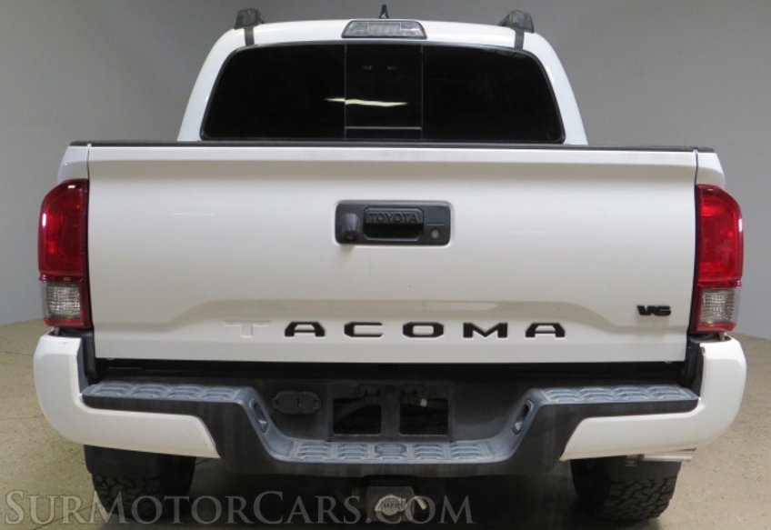 2017 Toyota Tacoma - Image 10