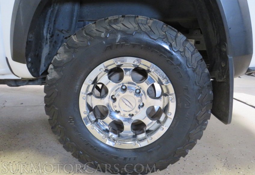 2017 Toyota Tacoma - Image 17