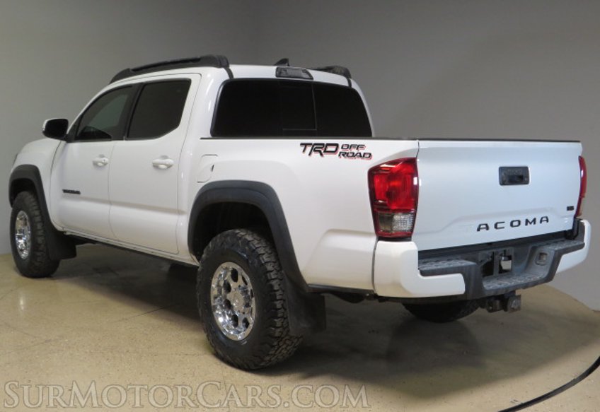 2017 Toyota Tacoma - Image 8