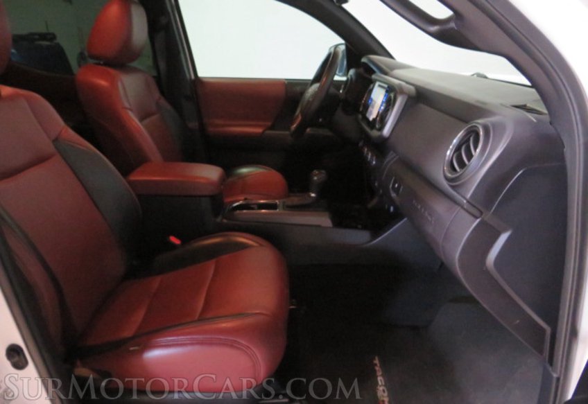 2017 Toyota Tacoma - Image 27