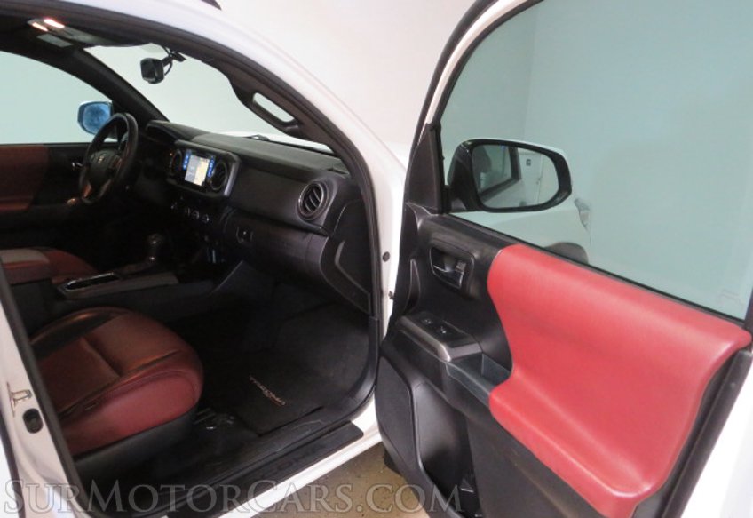 2017 Toyota Tacoma - Image 23