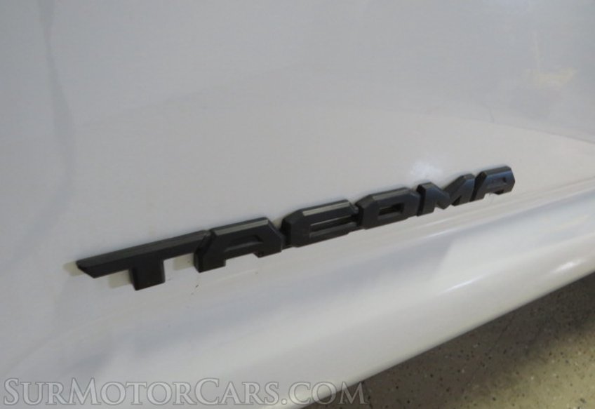 2017 Toyota Tacoma - Image 20