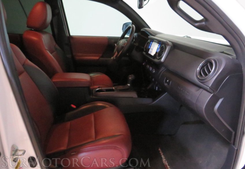 2017 Toyota Tacoma - Image 29