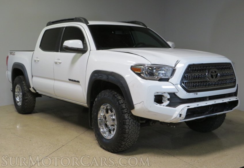 2017 Toyota Tacoma - Image 4