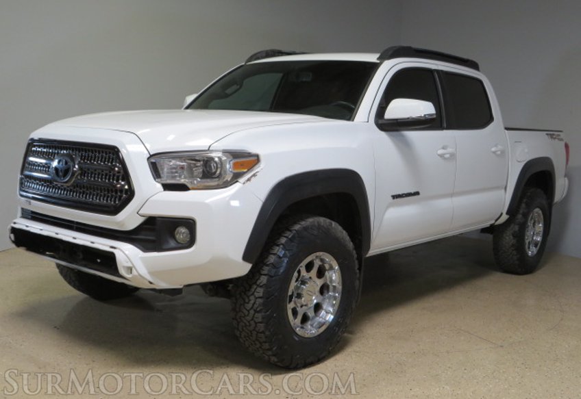 2017 Toyota Tacoma - Image 3