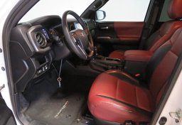 2017 Toyota Tacoma - Image 28