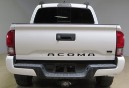 2017 Toyota Tacoma - Image 10