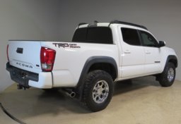 2017 Toyota Tacoma - Image 7