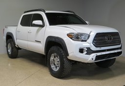 2017 Toyota Tacoma - Image 4