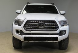 2017 Toyota Tacoma - Image 9