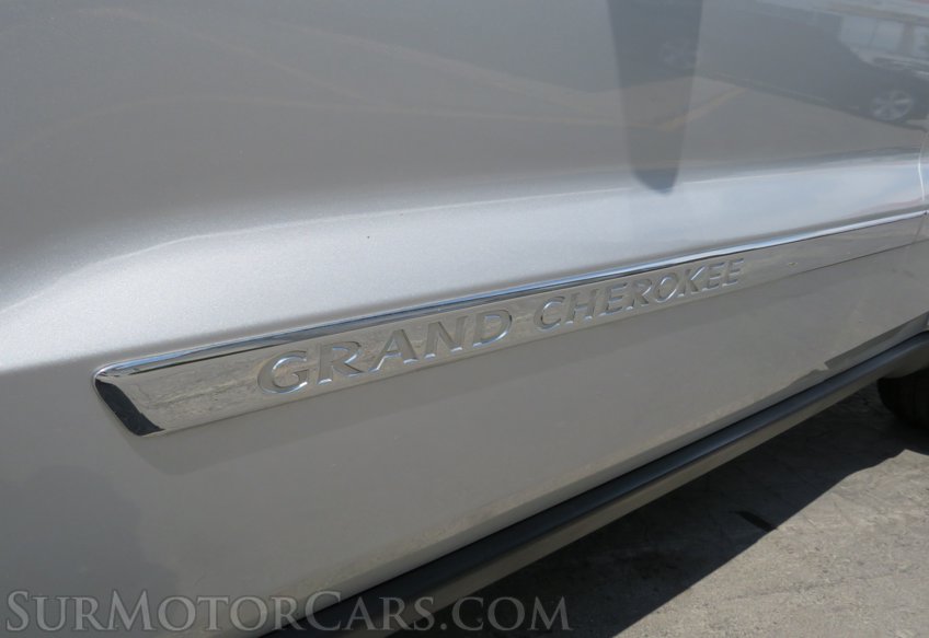 2012 Jeep Grand Cherokee - Image 19