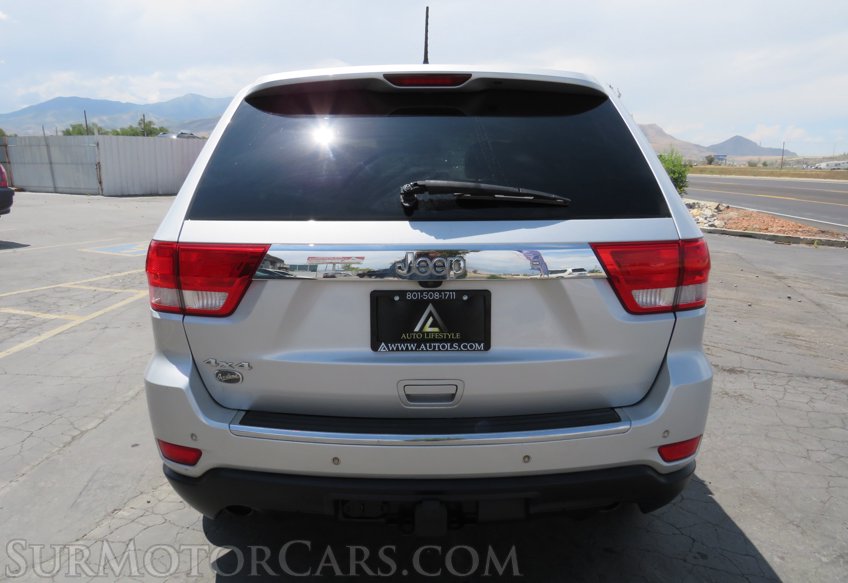 2012 Jeep Grand Cherokee - Image 11