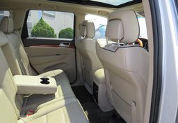 2012 Jeep Grand Cherokee - Image 25