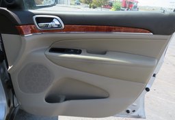 2012 Jeep Grand Cherokee - Image 47