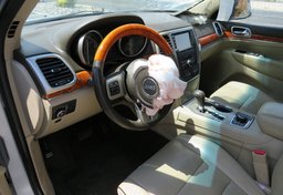 2012 Jeep Grand Cherokee - Image 21
