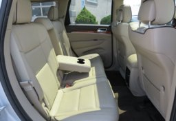 2012 Jeep Grand Cherokee - Image 26