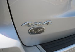 2012 Jeep Grand Cherokee - Image 20