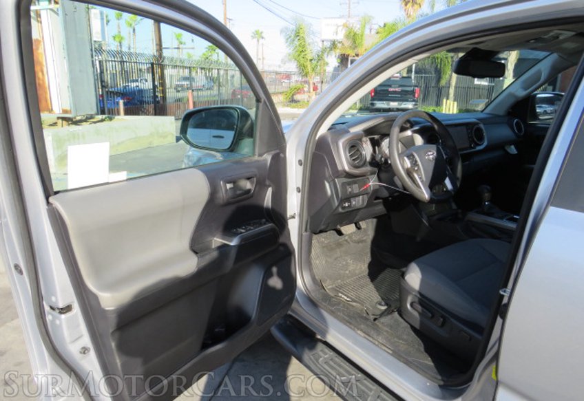 2020 Toyota Tacoma - Image 32