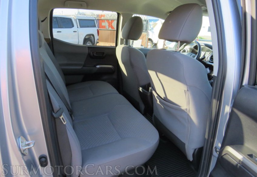 2020 Toyota Tacoma - Image 18