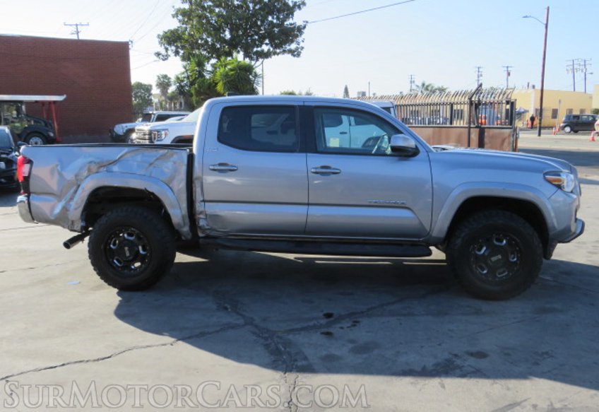2020 Toyota Tacoma - Image 10