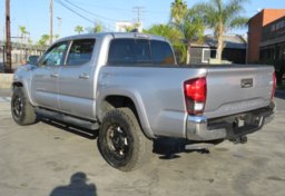 2020 Toyota Tacoma - Image 5