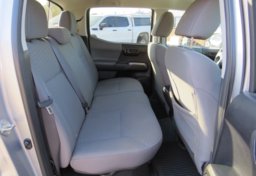 2020 Toyota Tacoma - Image 20