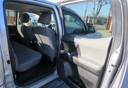 2020 Toyota Tacoma - Image 19