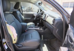 2018 Toyota Tacoma - Image 25