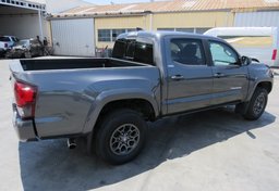 2018 Toyota Tacoma - Image 5