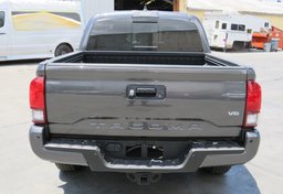 2018 Toyota Tacoma - Image 10