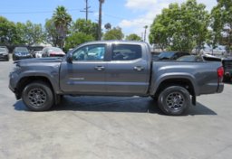 2018 Toyota Tacoma - Image 12