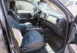 2018 Toyota Tacoma - Image 27