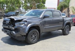2018 Toyota Tacoma - Image 4