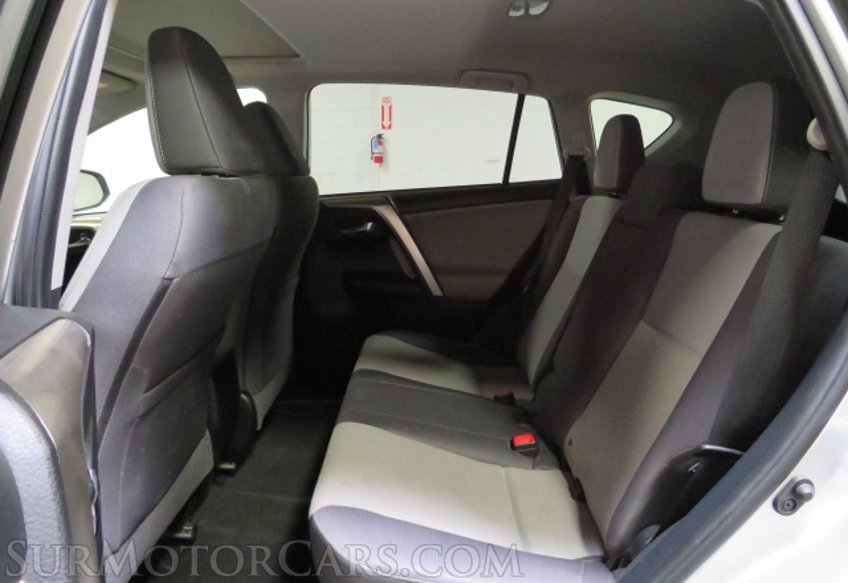 2015 Toyota RAV4 - Image 33