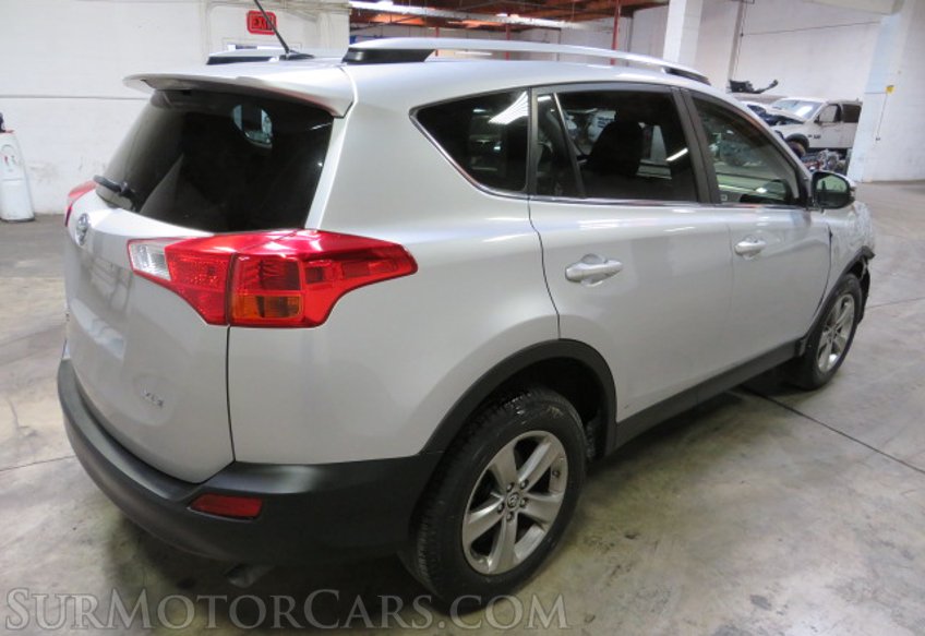 2015 Toyota RAV4 - Image 8