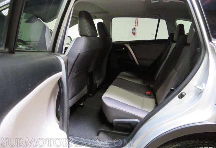 2015 Toyota RAV4 - Image 29