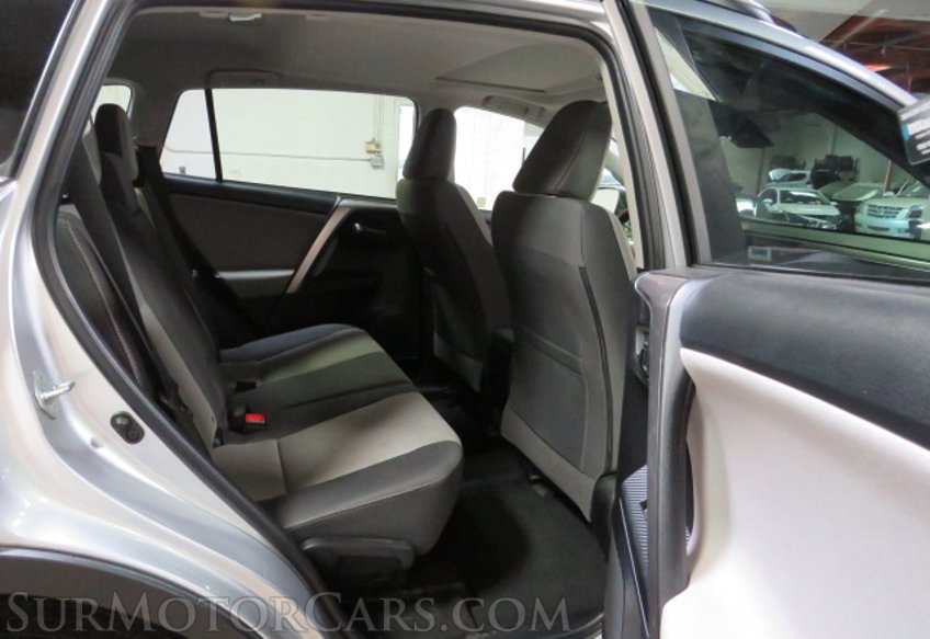 2015 Toyota RAV4 - Image 31