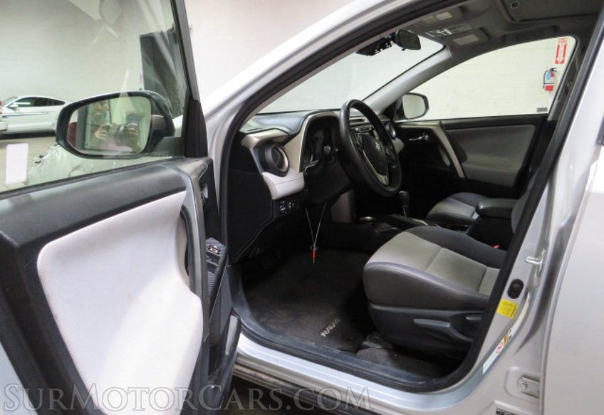2015 Toyota RAV4 - Image 23