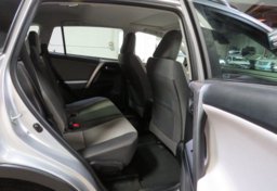 2015 Toyota RAV4 - Image 31