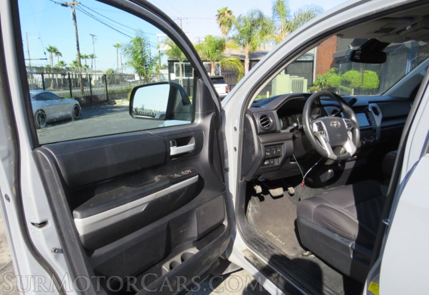 2019 Toyota Tundra - Image 18