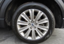 2020 Ford Explorer - Image 21