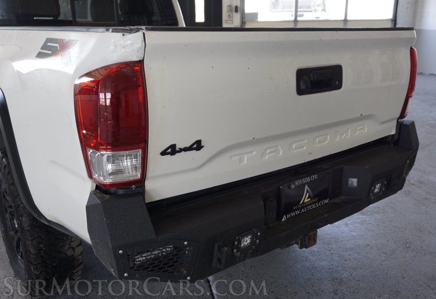 2021 Toyota Tacoma - Image 22