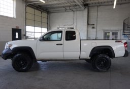 2021 Toyota Tacoma - Image 9