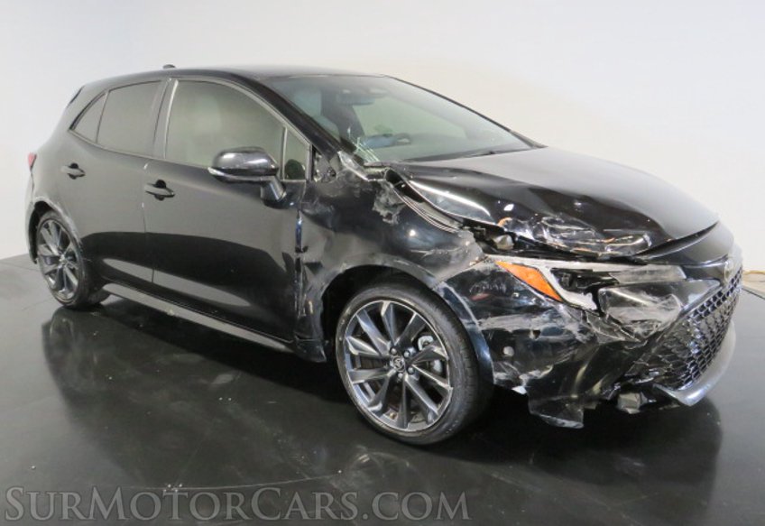 2023 Toyota Corolla Hatchback - Image 2