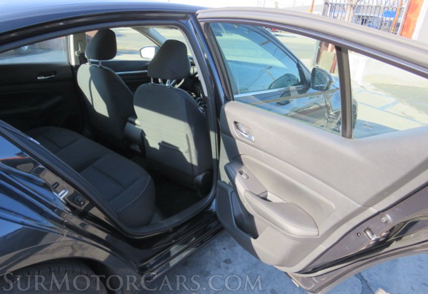 2022 Nissan Altima - Image 23