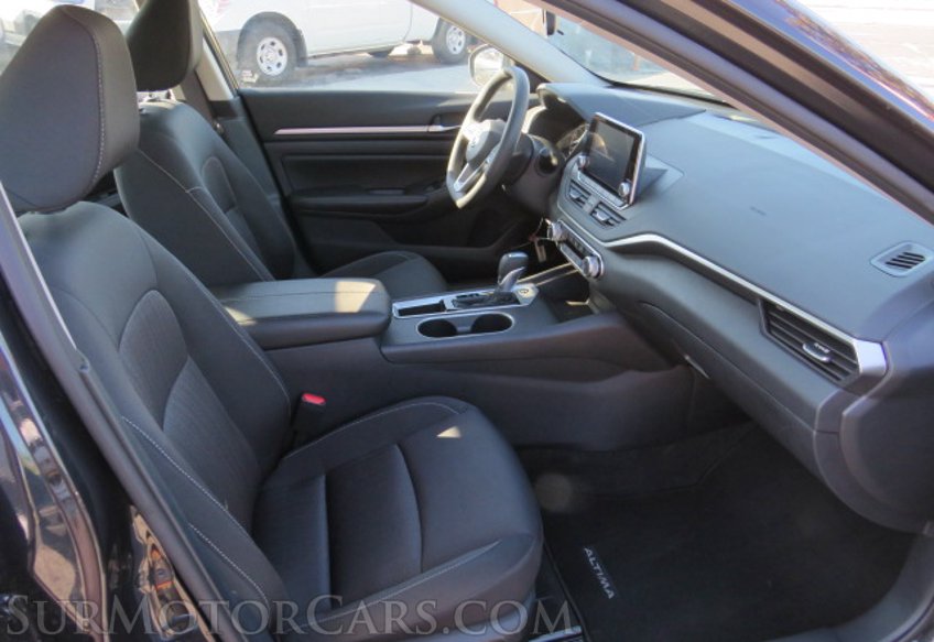 2022 Nissan Altima - Image 25