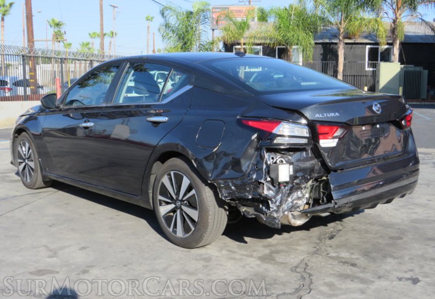 2022 Nissan Altima - Image 10